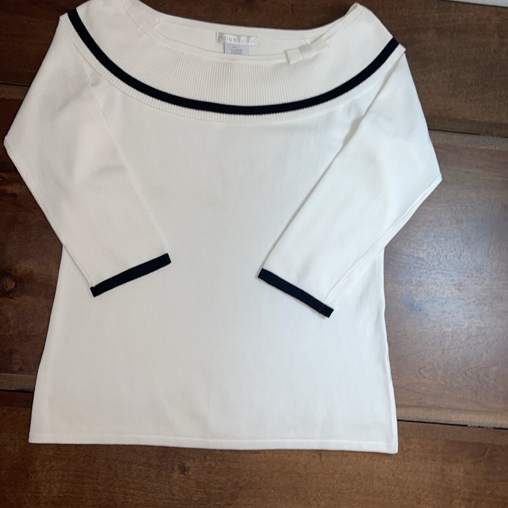 NWT Design History White & Black Sweater Sz. L